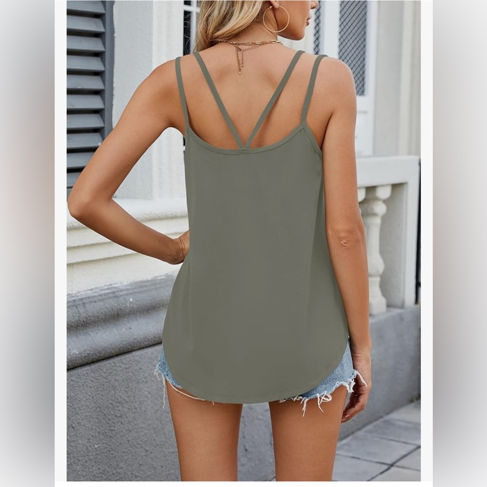 FLOWY SCOOP NECK SPAGHETTI STRAP TANK TOP - Picture 4 of 10